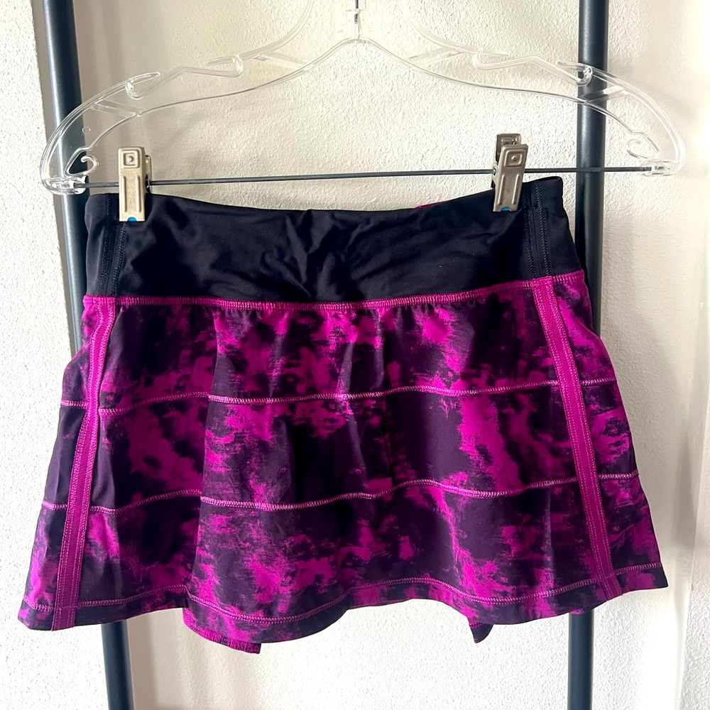 Lululemon pace rival mid rise skirt/skort.